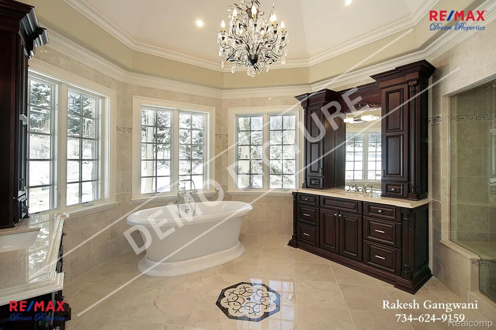 31111 Lahser Road Beverly Hills Village, MI 48025
