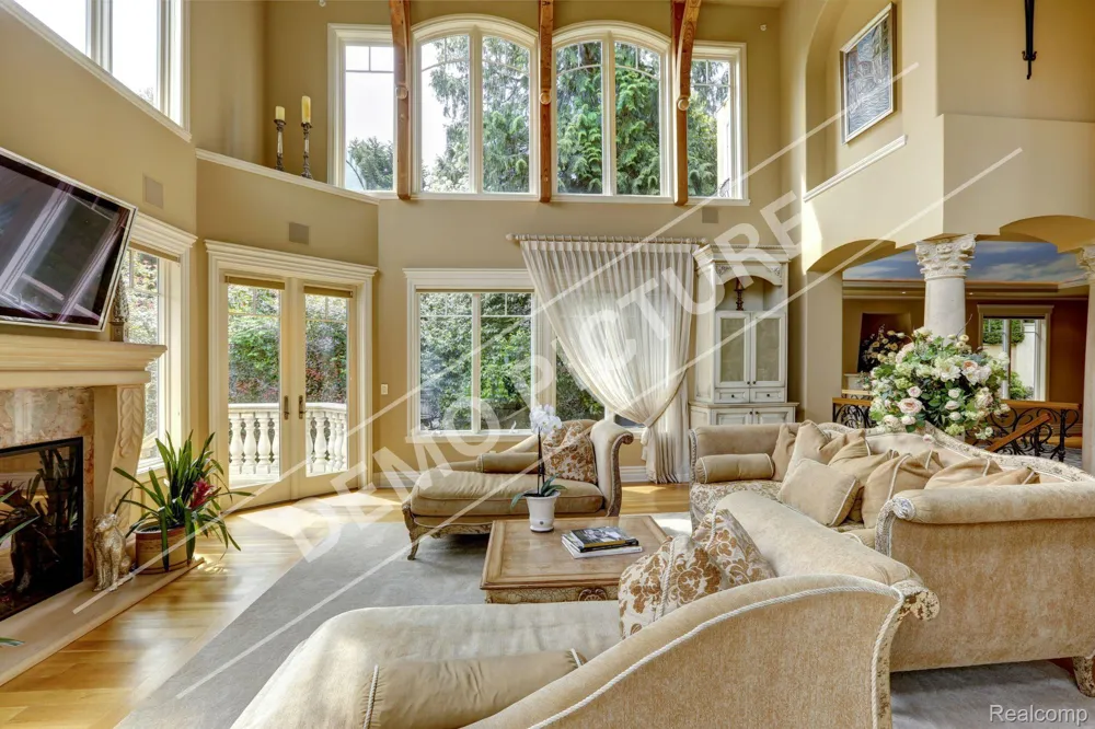31111 Lahser Road Beverly Hills Village, MI 48025
