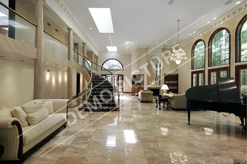 31111 Lahser Road Beverly Hills Village, MI 48025