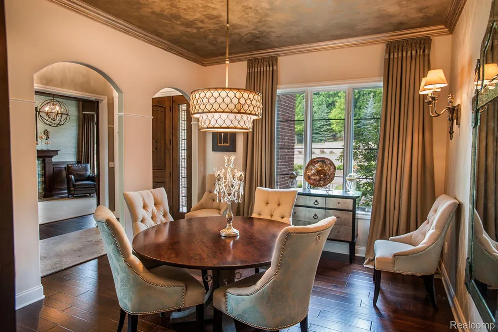 31111 Lahser Road Beverly Hills Village, MI 48025