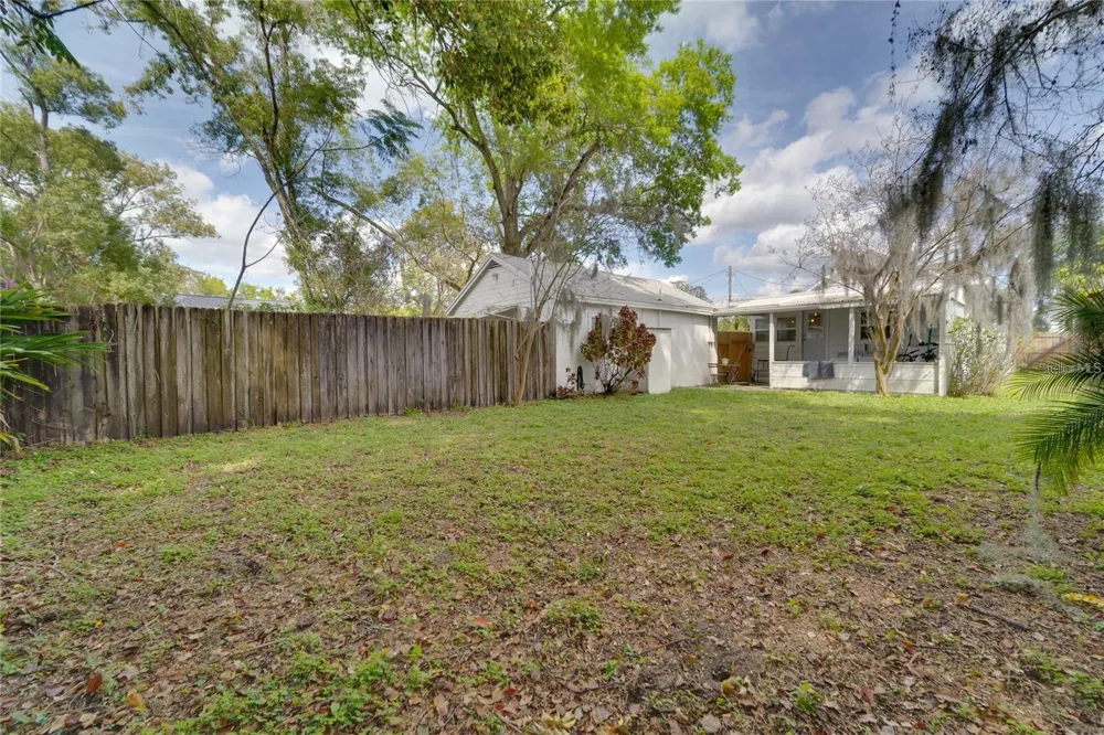2410 CENTER AVENUE Orlando, FL 32806