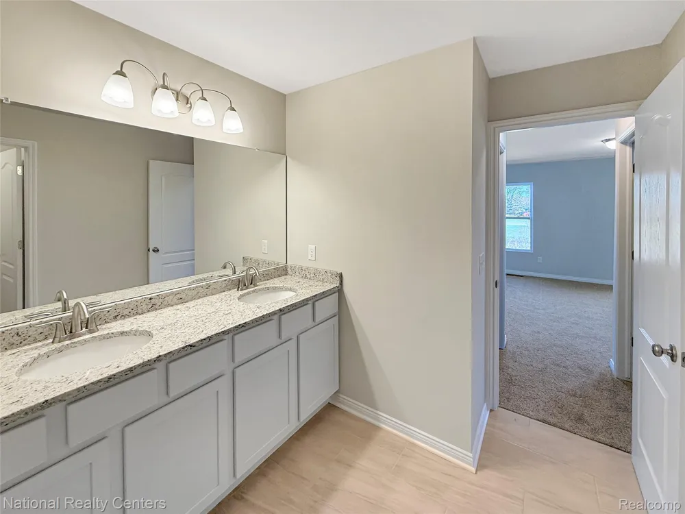 374 Devonshire Drive #30 Lapeer City, MI 48446