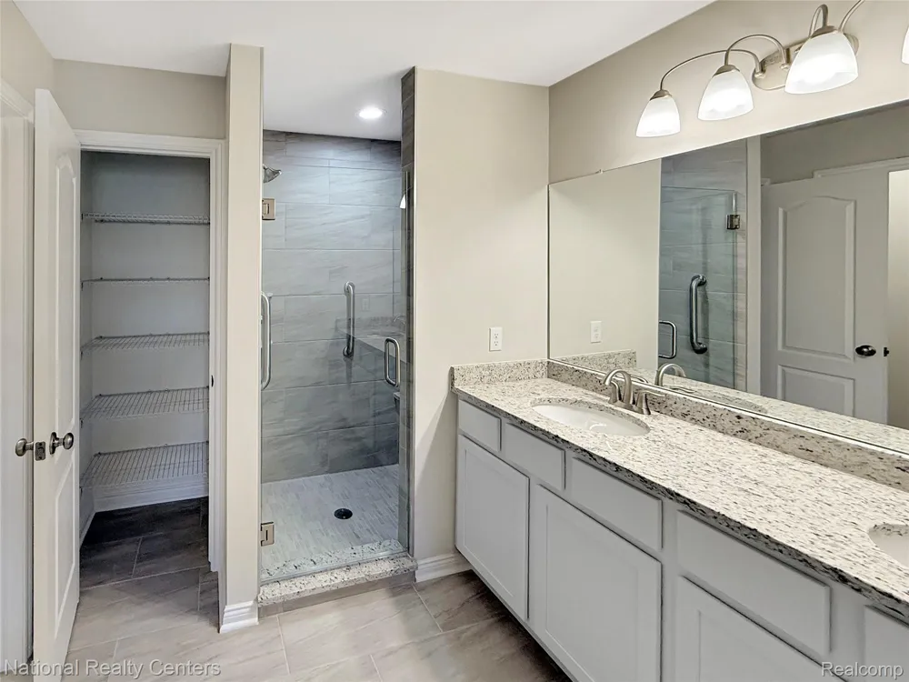 374 Devonshire Drive #30 Lapeer City, MI 48446
