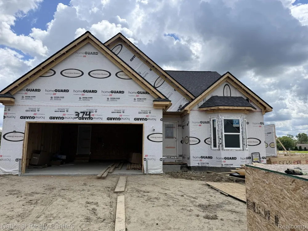 374 Devonshire Drive #30 Lapeer City, MI 48446