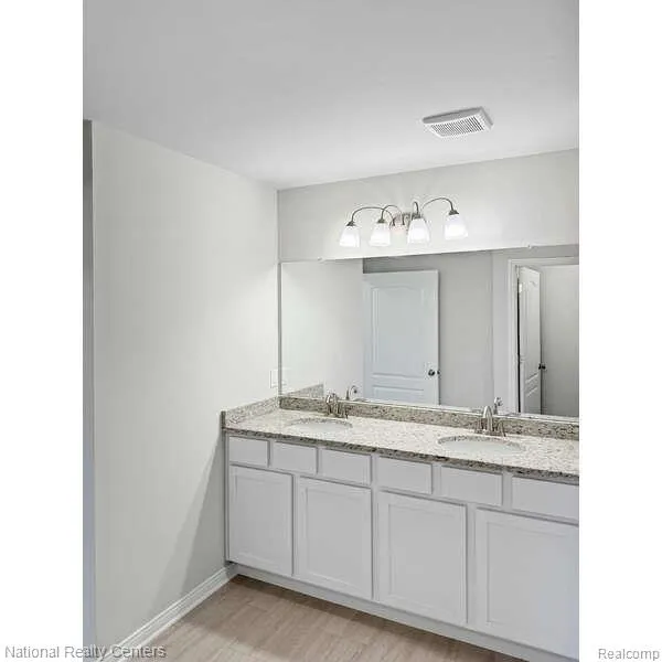 374 Devonshire Drive #30 Lapeer City, MI 48446