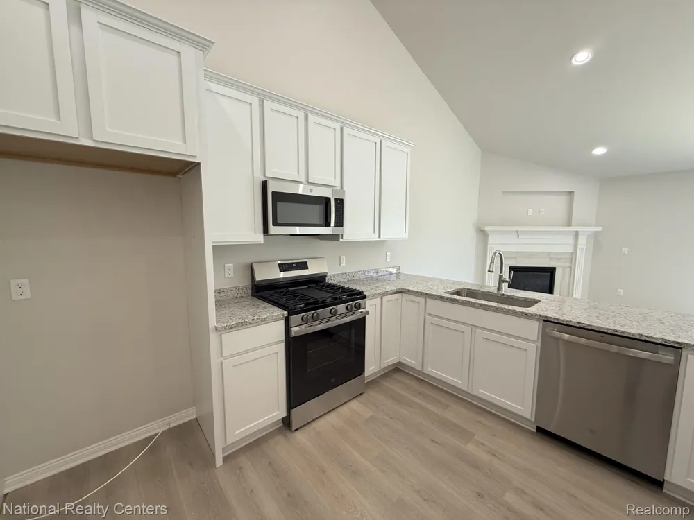 374 Devonshire Drive #30 Lapeer City, MI 48446