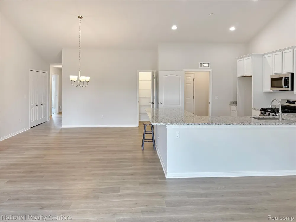 374 Devonshire Drive #30 Lapeer City, MI 48446