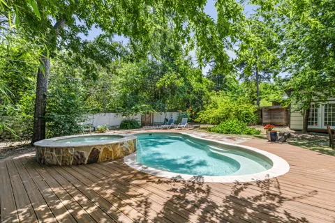 1208 Fairwood Road