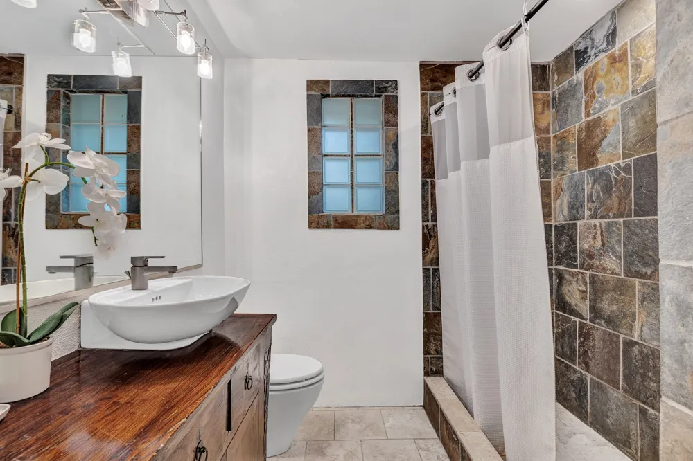 1208 Fairwood Road Austin, TX 78722
