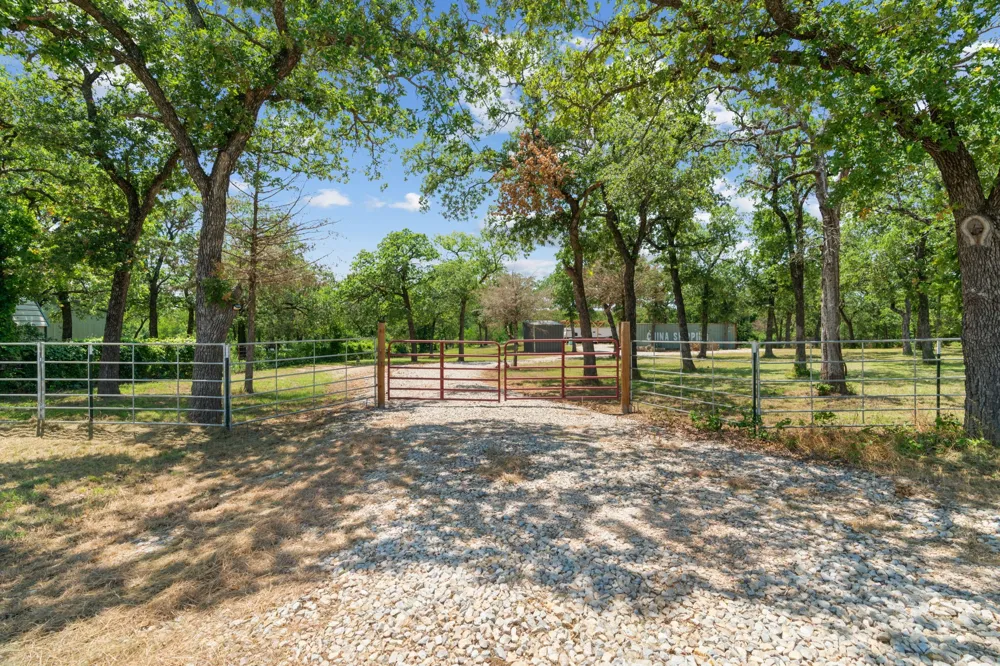 1385 CR-1340 Chico, TX 76431