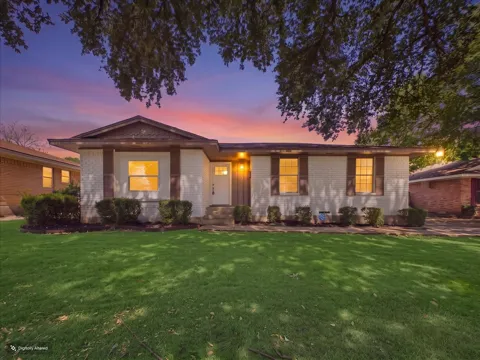1211 Robin Glen Drive