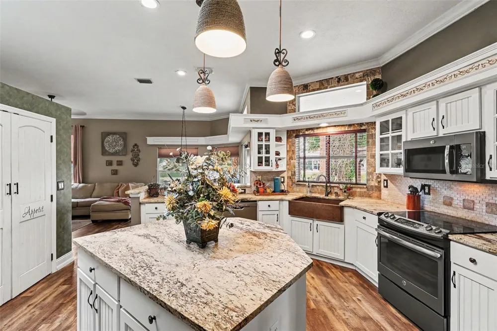 663 SHERIDAN WOODS DR Melbourne, FL 32904