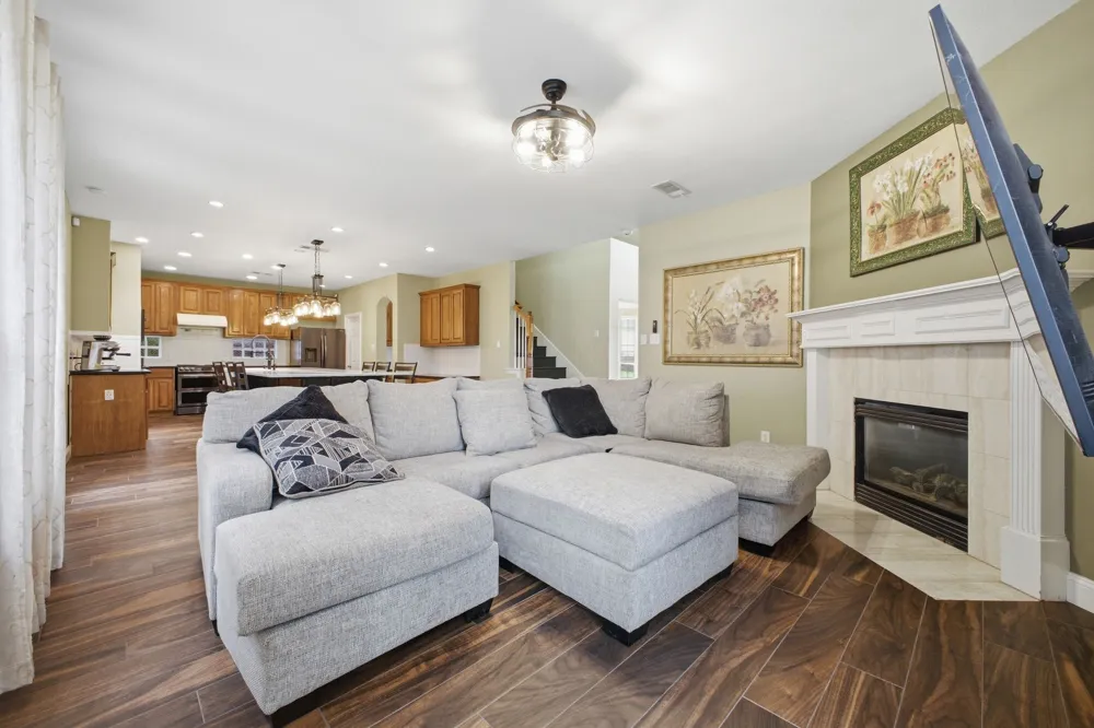 1605 Hawkins Court Carrollton, TX 75010