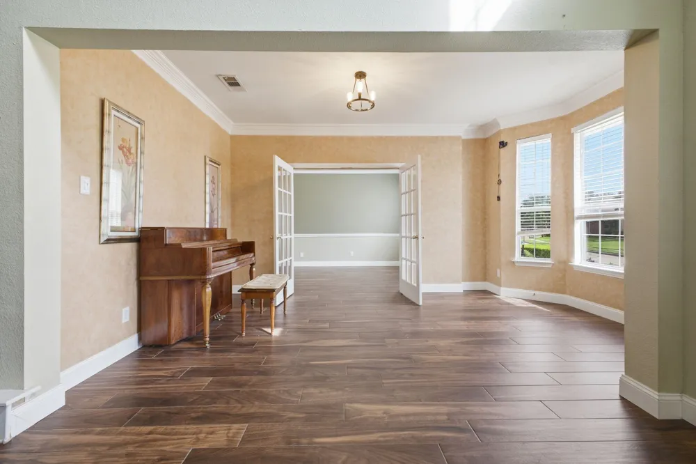 1605 Hawkins Court Carrollton, TX 75010