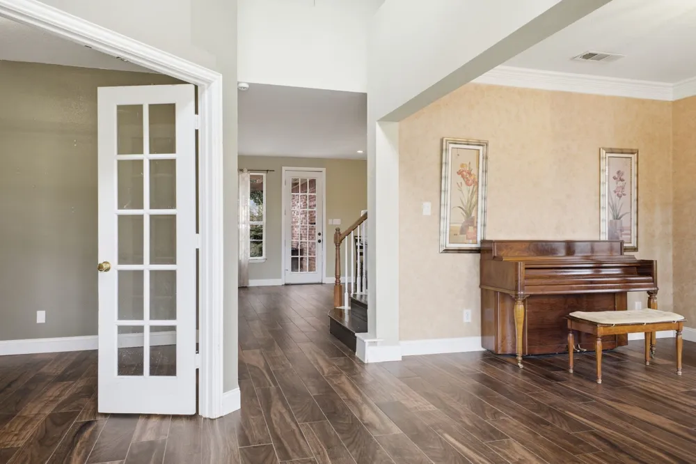 1605 Hawkins Court Carrollton, TX 75010