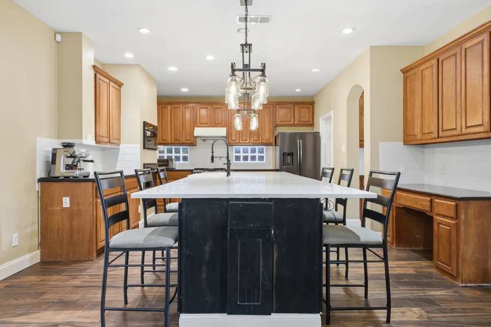 1605 Hawkins Court Carrollton, TX 75010