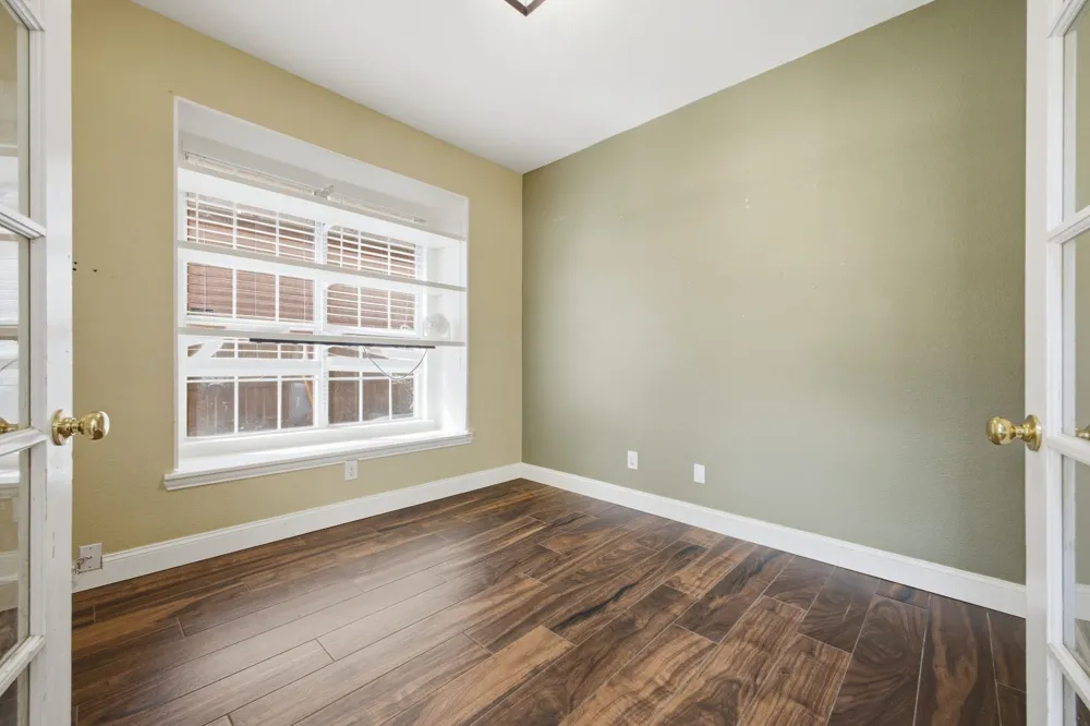 1605 Hawkins Court Carrollton, TX 75010