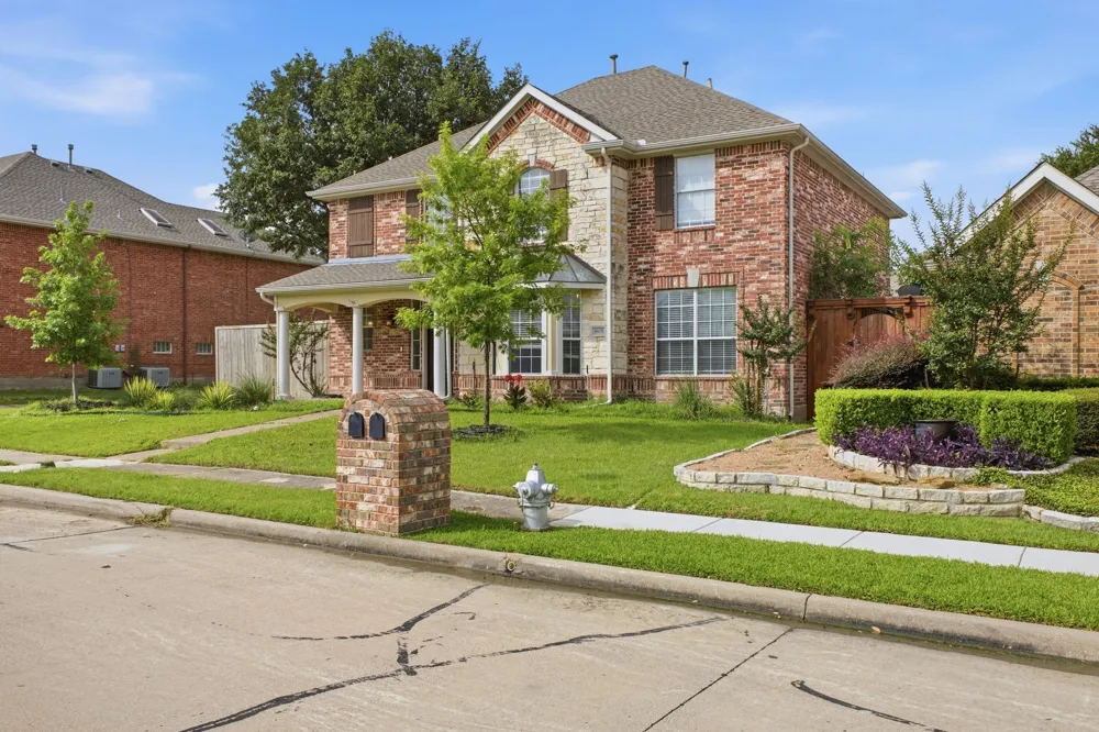 1605 Hawkins Court Carrollton, TX 75010