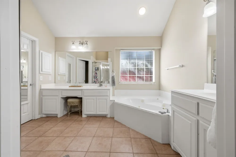 1605 Hawkins Court Carrollton, TX 75010