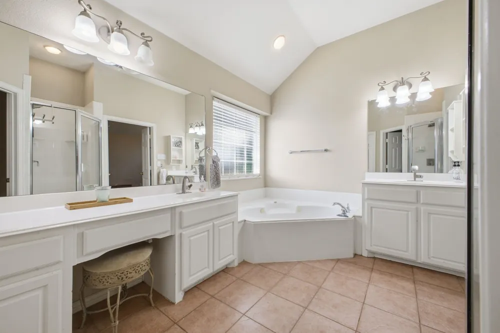 1605 Hawkins Court Carrollton, TX 75010