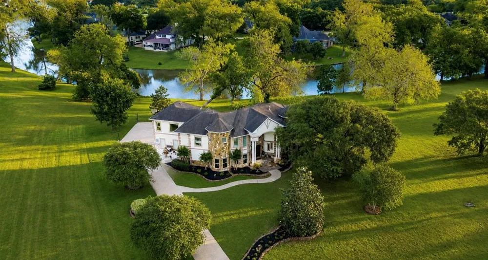 5610 Westerham Street Weston Lakes, TX 77441