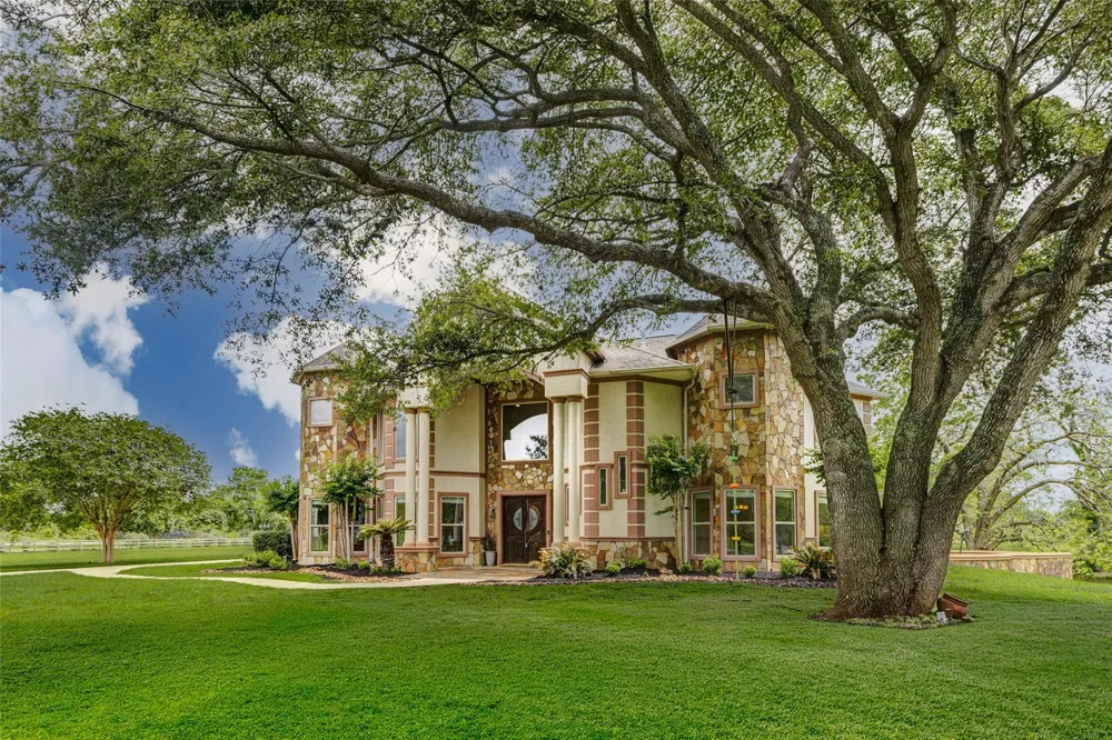 5610 Westerham Street Weston Lakes, TX 77441