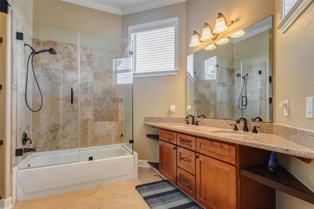 5610 Westerham Street Weston Lakes, TX 77441