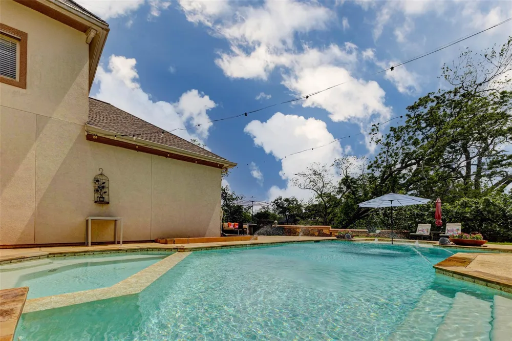 5610 Westerham Street Weston Lakes, TX 77441