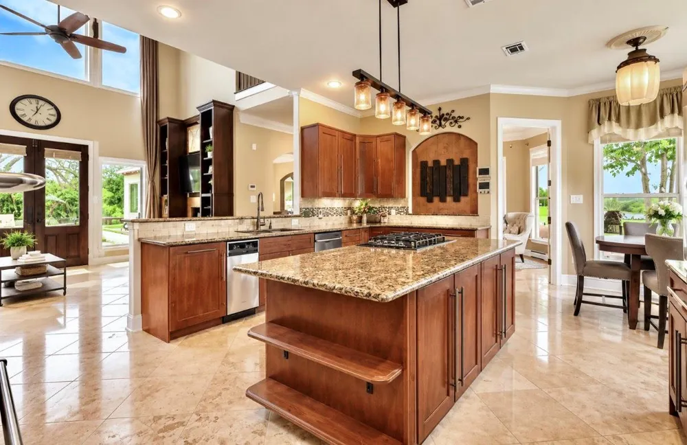 5610 Westerham Street Weston Lakes, TX 77441