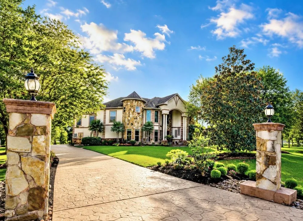 5610 Westerham Street Weston Lakes, TX 77441