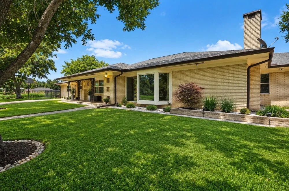 526 14th Street Hempstead, TX 77445