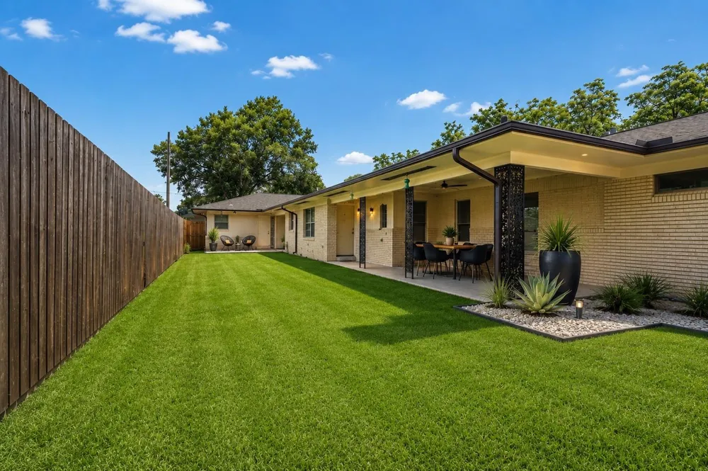 526 14th Street Hempstead, TX 77445