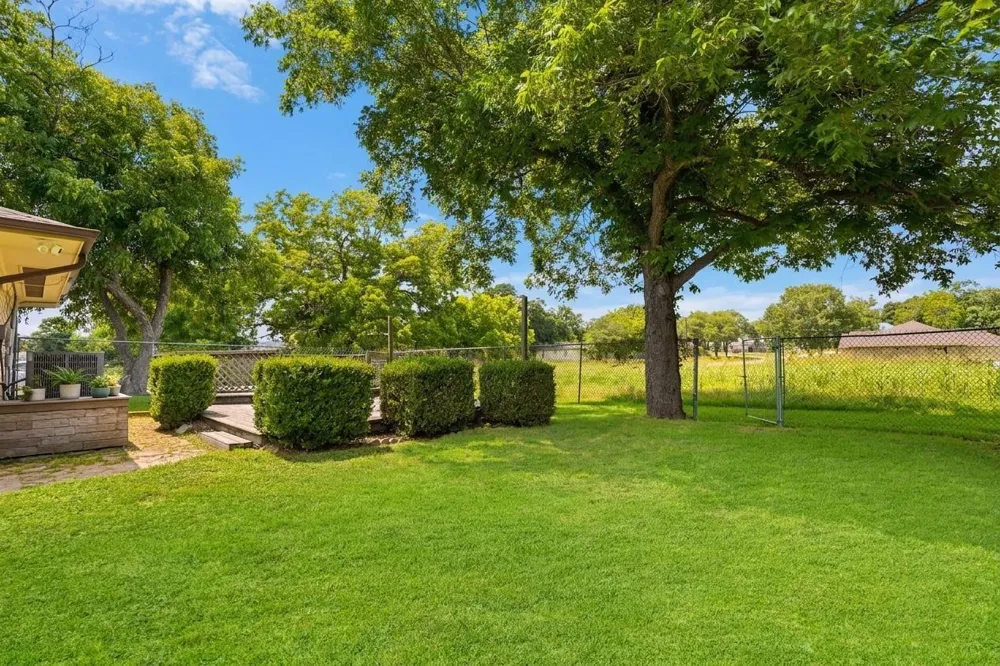 526 14th Street Hempstead, TX 77445