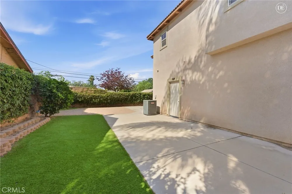 1686 Gilliam Court Riverside, CA 92501
