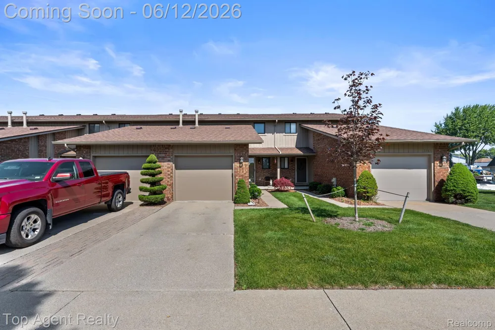 7214 Harbor Drive Clay Township, MI 48001