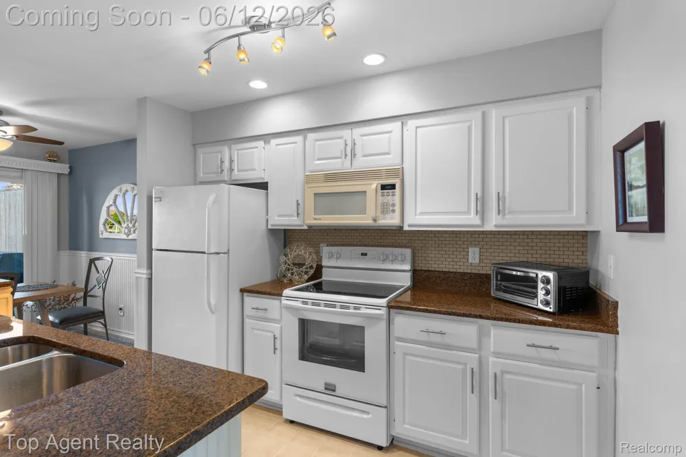 7214 Harbor Drive Clay Township, MI 48001