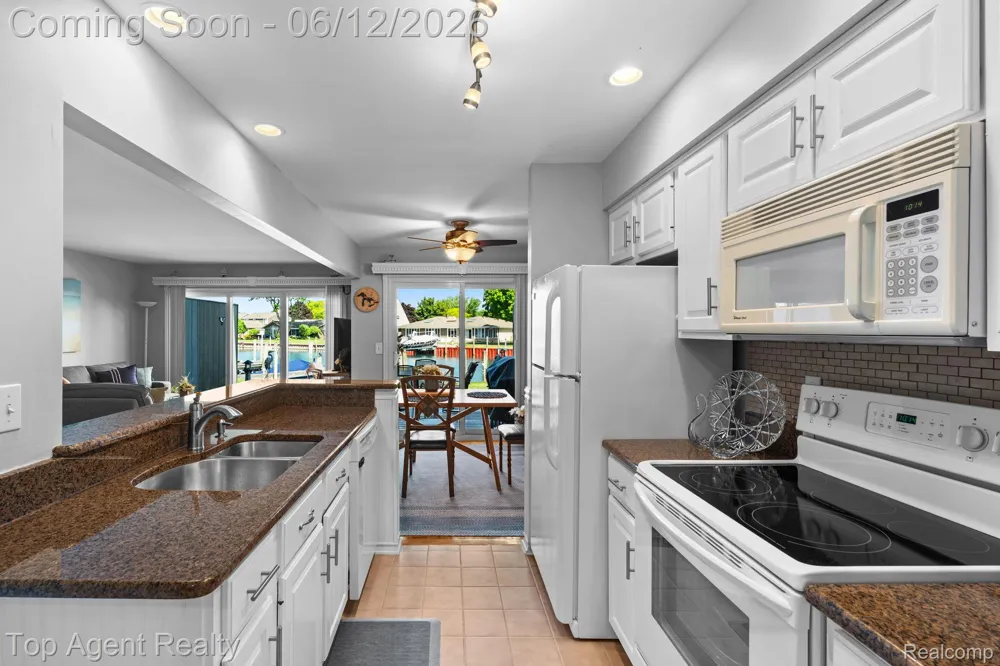 7214 Harbor Drive Clay Township, MI 48001