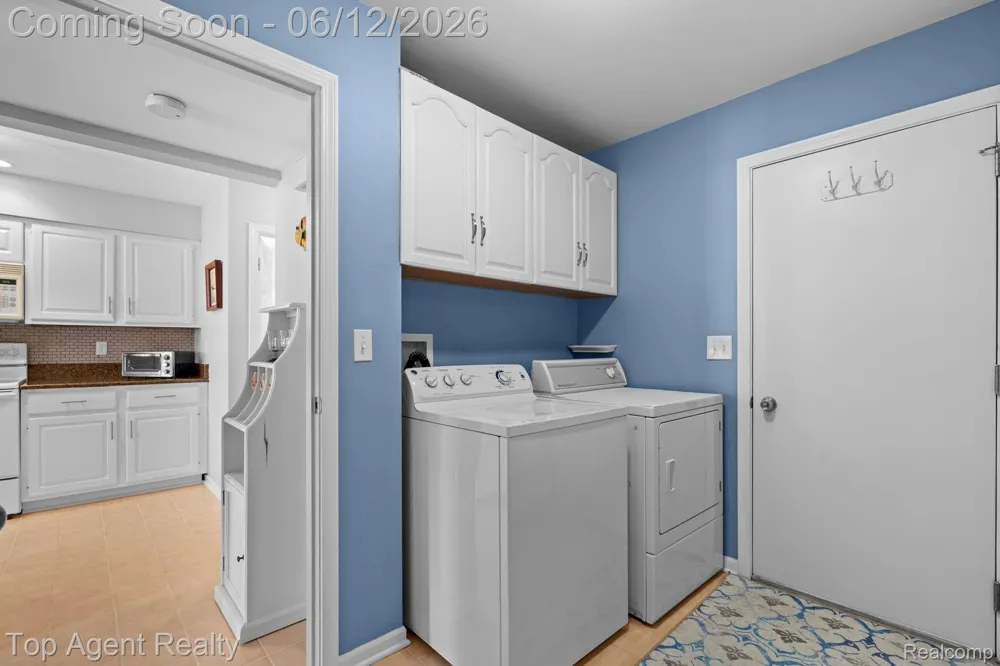 7214 Harbor Drive Clay Township, MI 48001