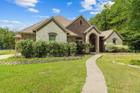 4844 Red Oak Drive