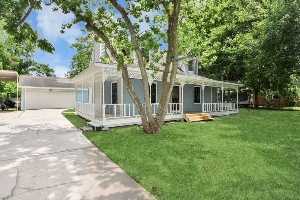 1111 Avenue J Avenue South Houston, TX 77587
