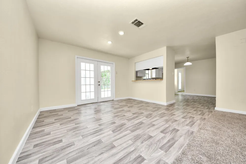 1111 Avenue J Avenue South Houston, TX 77587