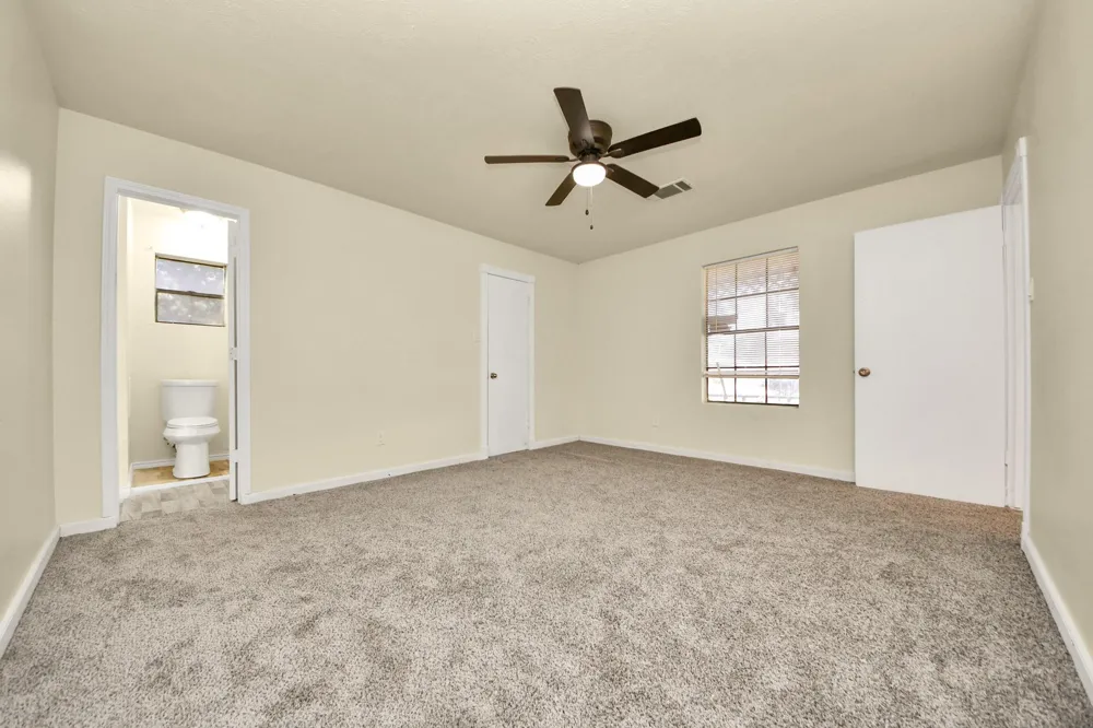 1111 Avenue J Avenue South Houston, TX 77587