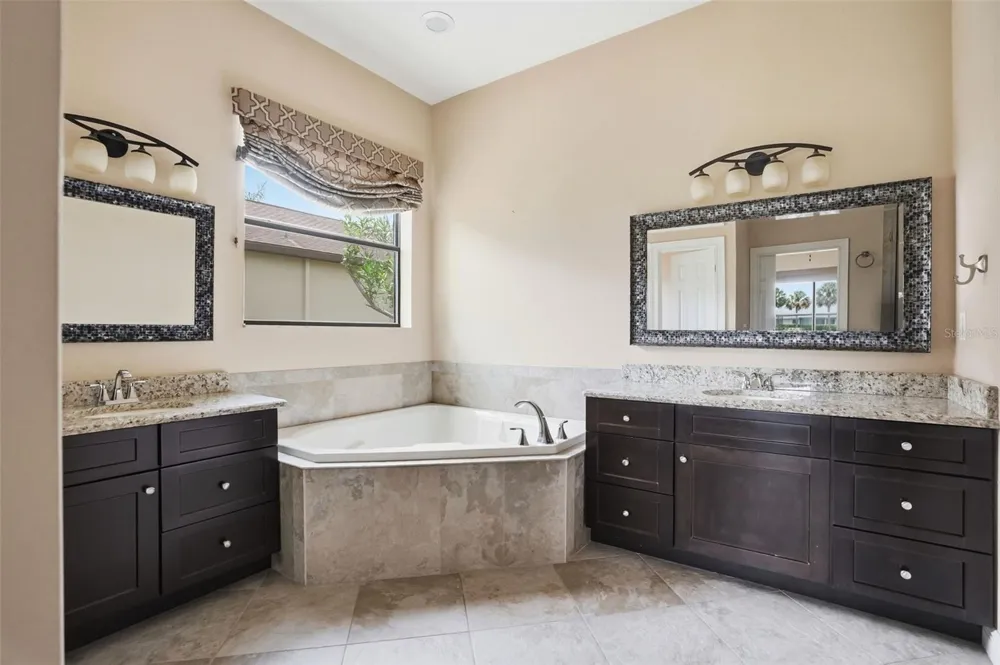 8987 MISSISSIPPI RUN Weeki Wachee, FL 34613