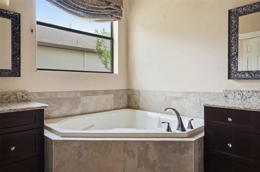 8987 MISSISSIPPI RUN Weeki Wachee, FL 34613