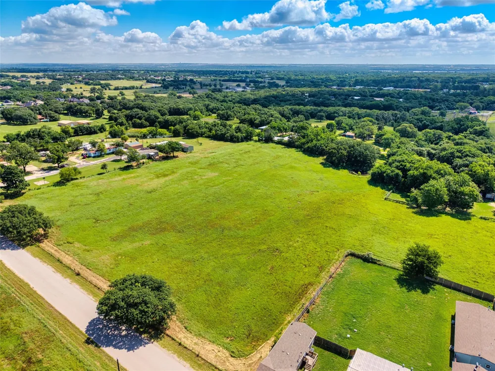 Knob Hill Road Azle, TX 76020