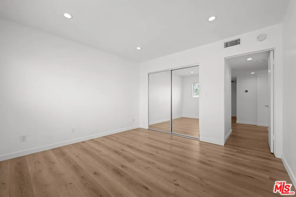 136 S Palm Drive #305 Beverly Hills, CA 90212