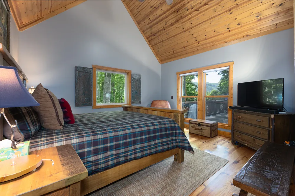 35 Birdnest Road Sapphire, NC 28774