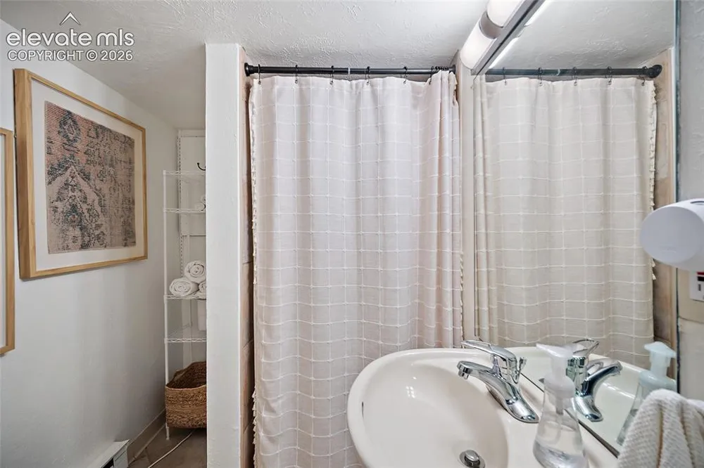 117 Pinon Lane Manitou Springs, CO 80829