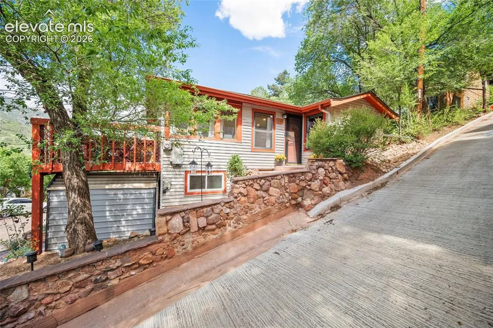 117 Pinon Lane Manitou Springs, CO 80829