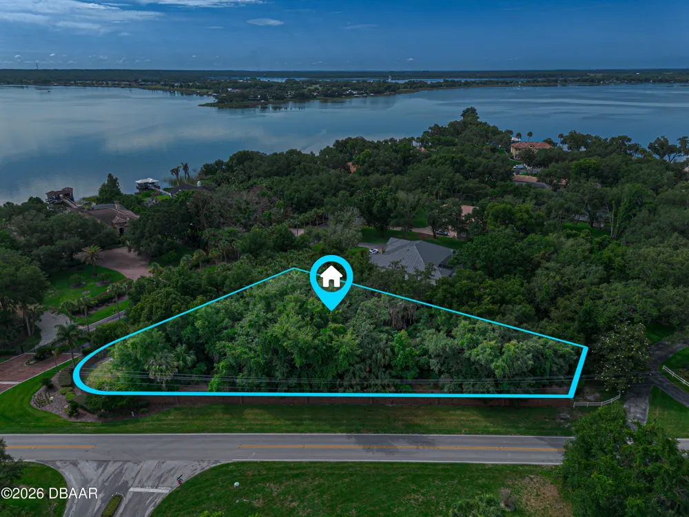 Lakeshore Pointe Boulevard Mount Dora, FL 32757